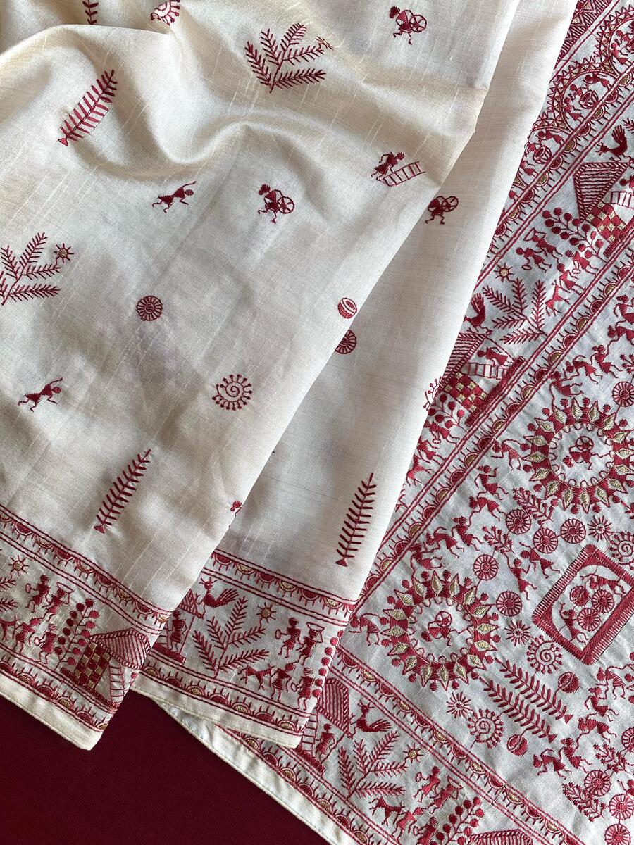 Mesmeric Off White Embroidery Work Tussar Silk Saree With Classic Blouse Piece - Image 4