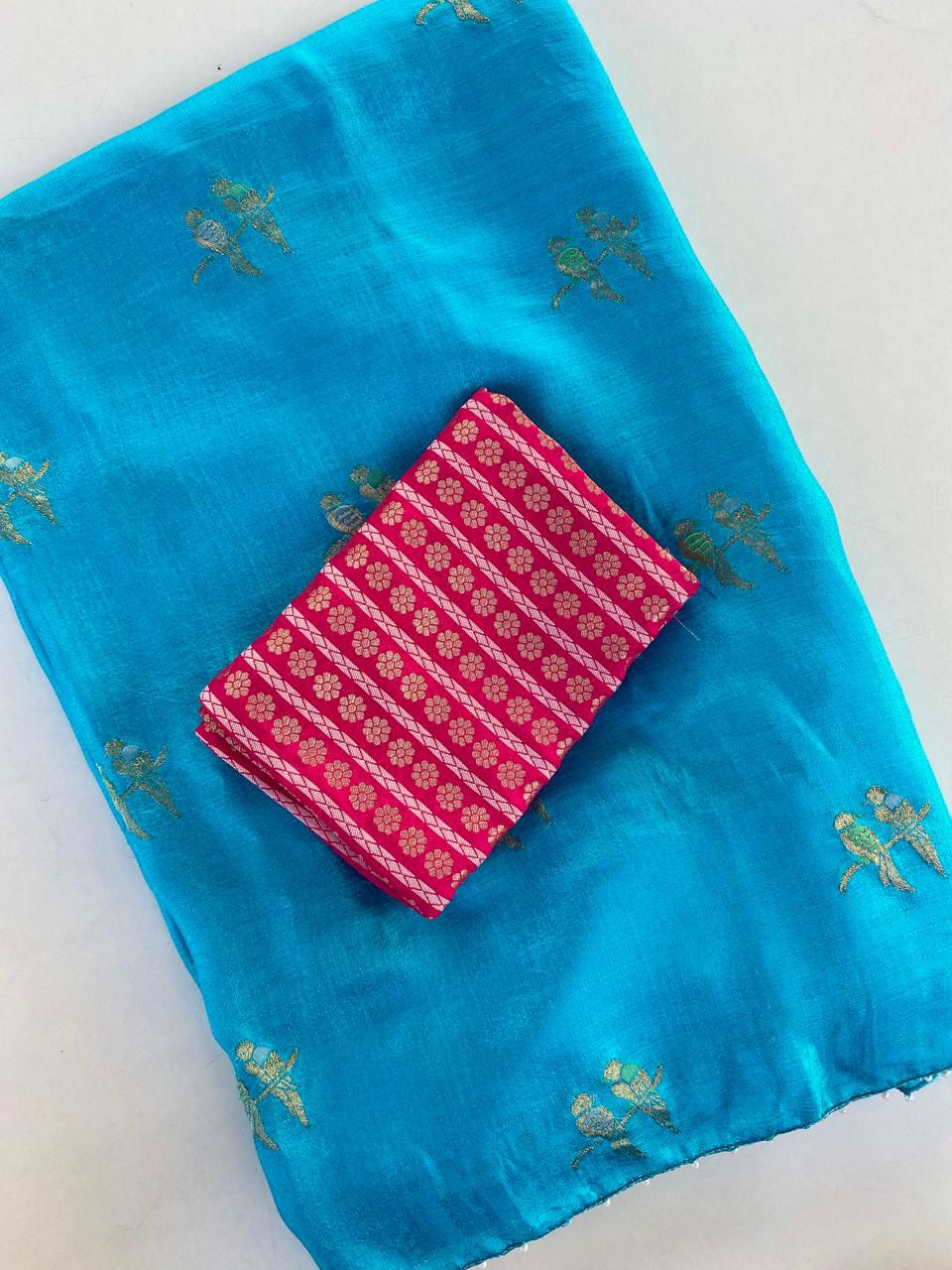 Mesmeric Sky Embroidery Work Crush Silk Saree With Forbearance Blouse Piece - Image 2