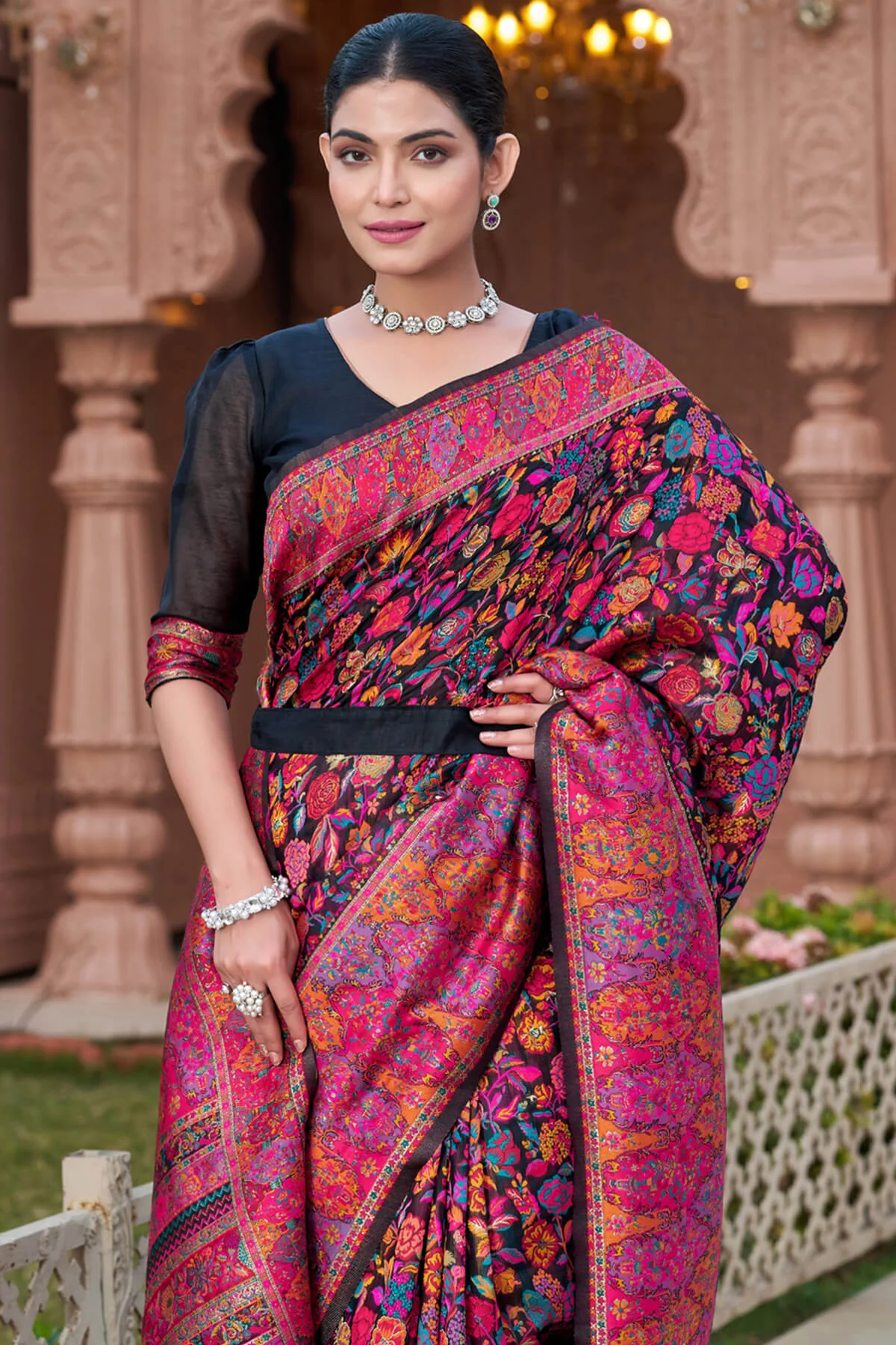 Mesmerising Black Pashmina Saree With Flaunt Blouse Piece - Image 2