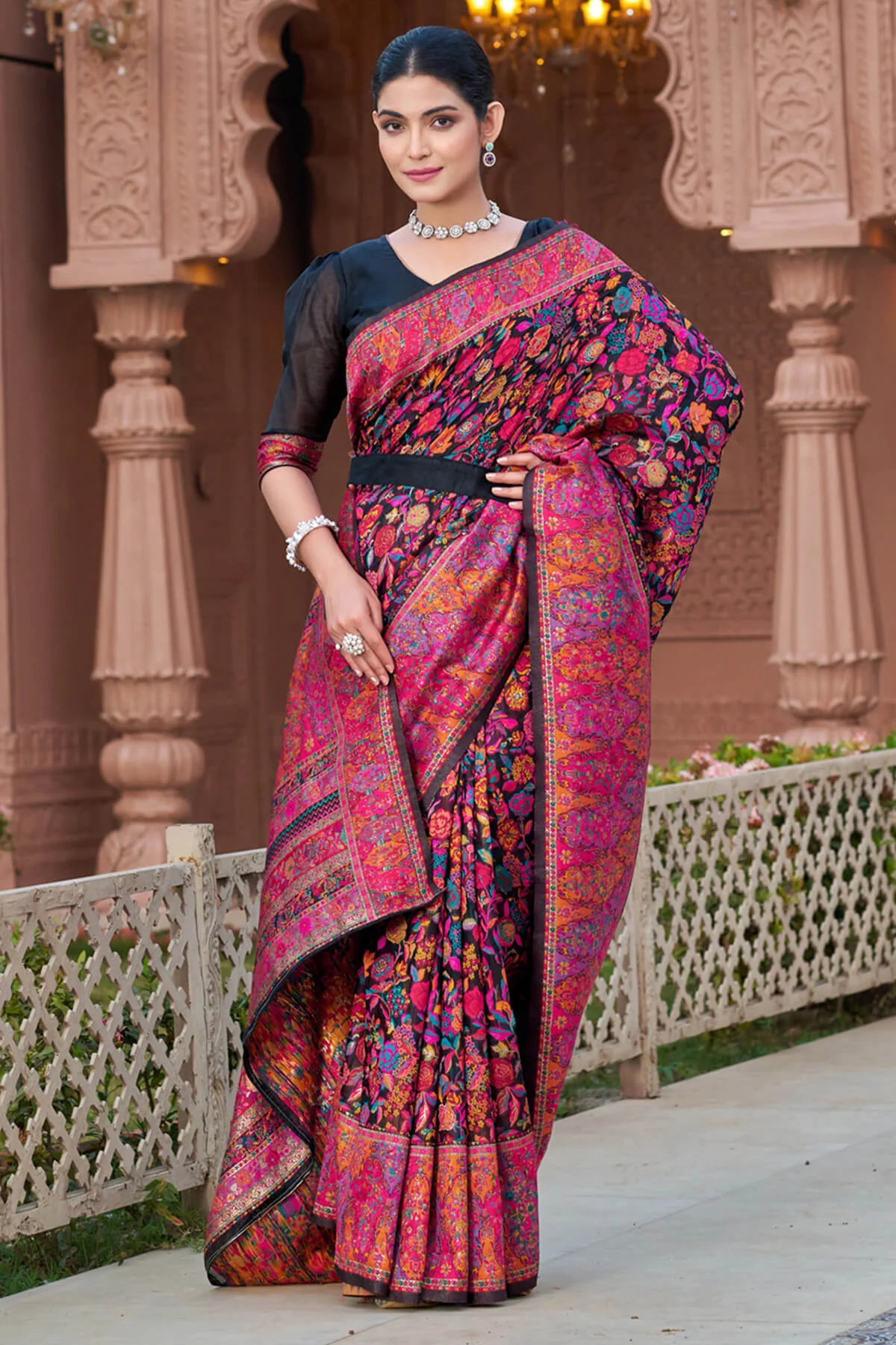 Mesmerising Black Pashmina Saree With Flaunt Blouse Piece - Image 5
