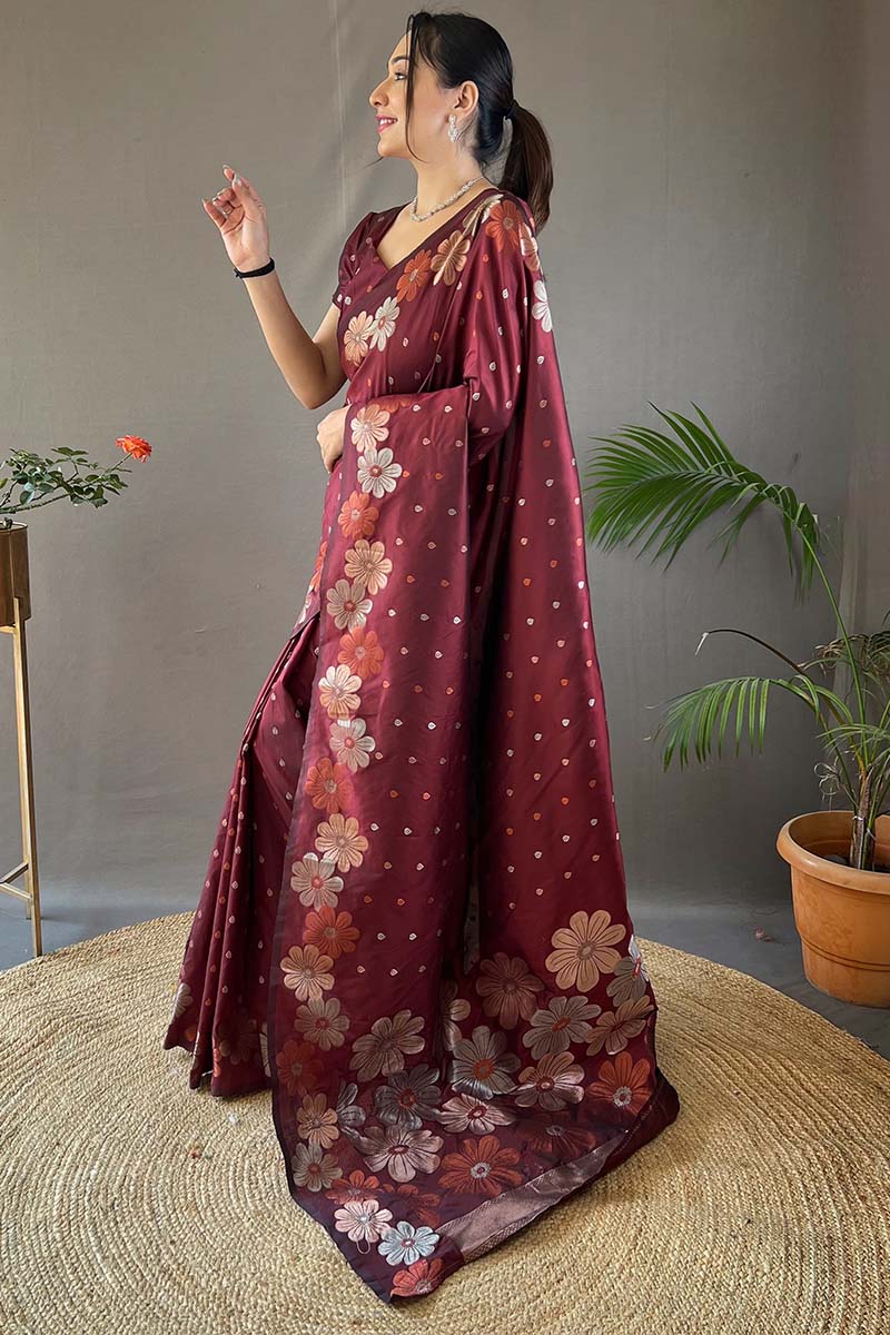 Mesmerising Maroon Soft Banarasi Silk Saree With Capricious Blouse Piece - Image 3