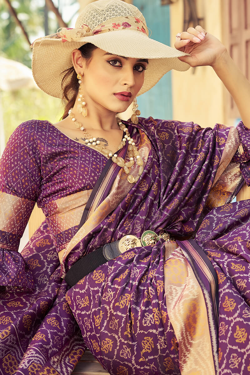 Mesmerising Purple Soft Banarasi Silk Saree With Glamorous Blouse Piece - Image 3