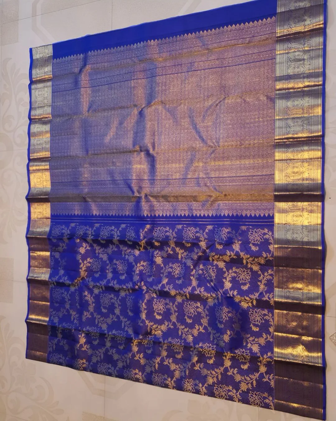 Mesmerising Royal Blue Soft Banarasi Silk Saree With Evocative Blouse Piece - Image 4