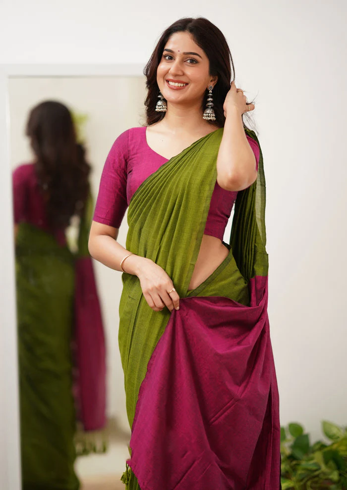 Moiety Green Cotton Silk Saree With Delectable Blouse Piece - Image 2