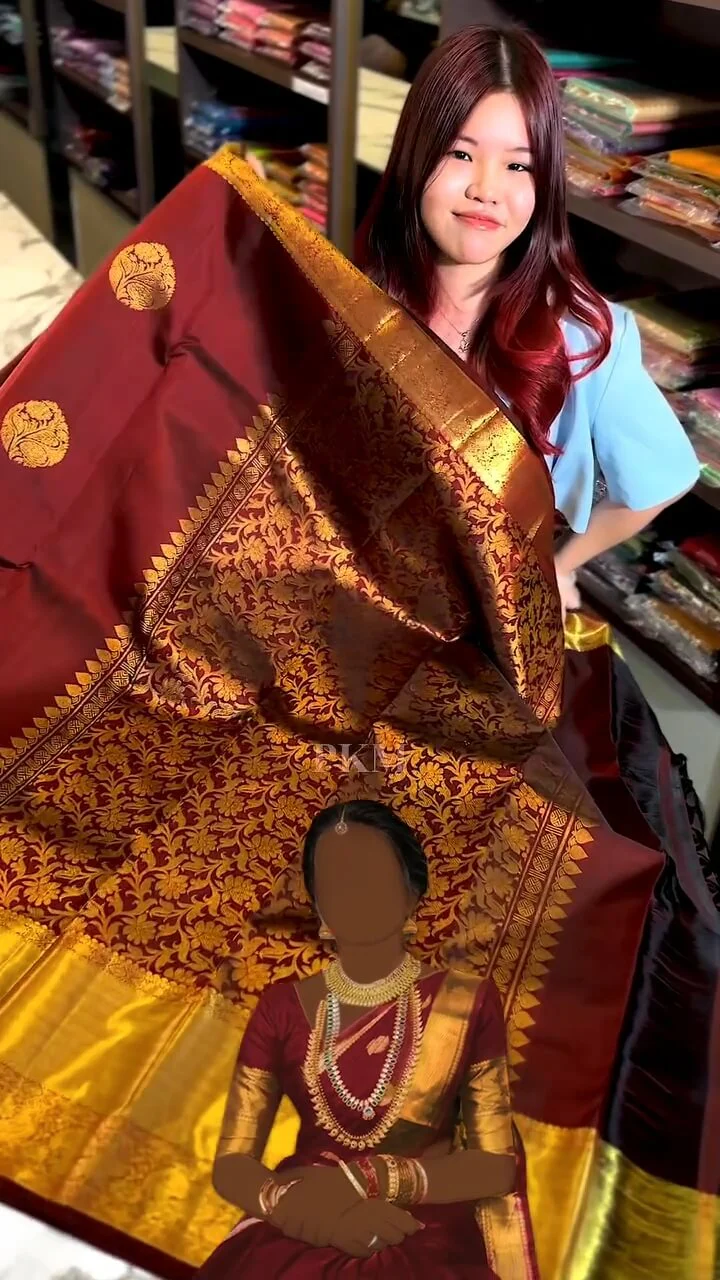 Moiety Maroon Soft Banarasi Silk Saree With Traditional Blouse Piece - Image 2