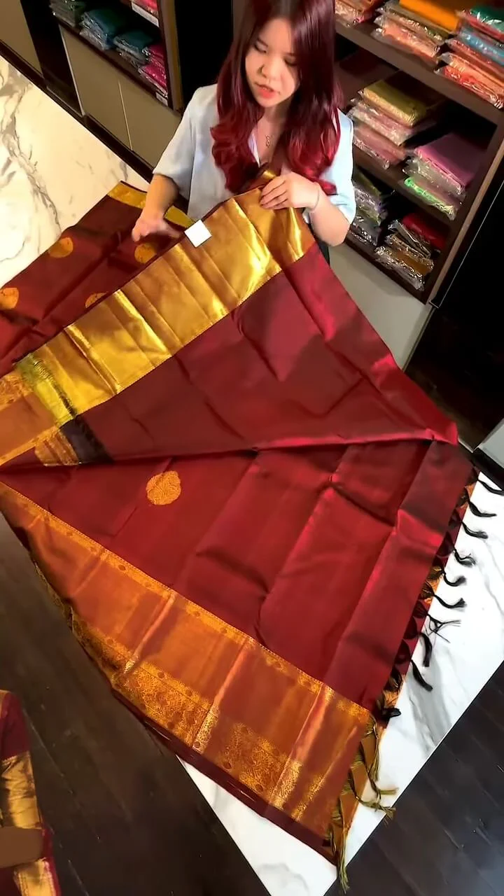 Moiety Maroon Soft Banarasi Silk Saree With Traditional Blouse Piece - Image 3