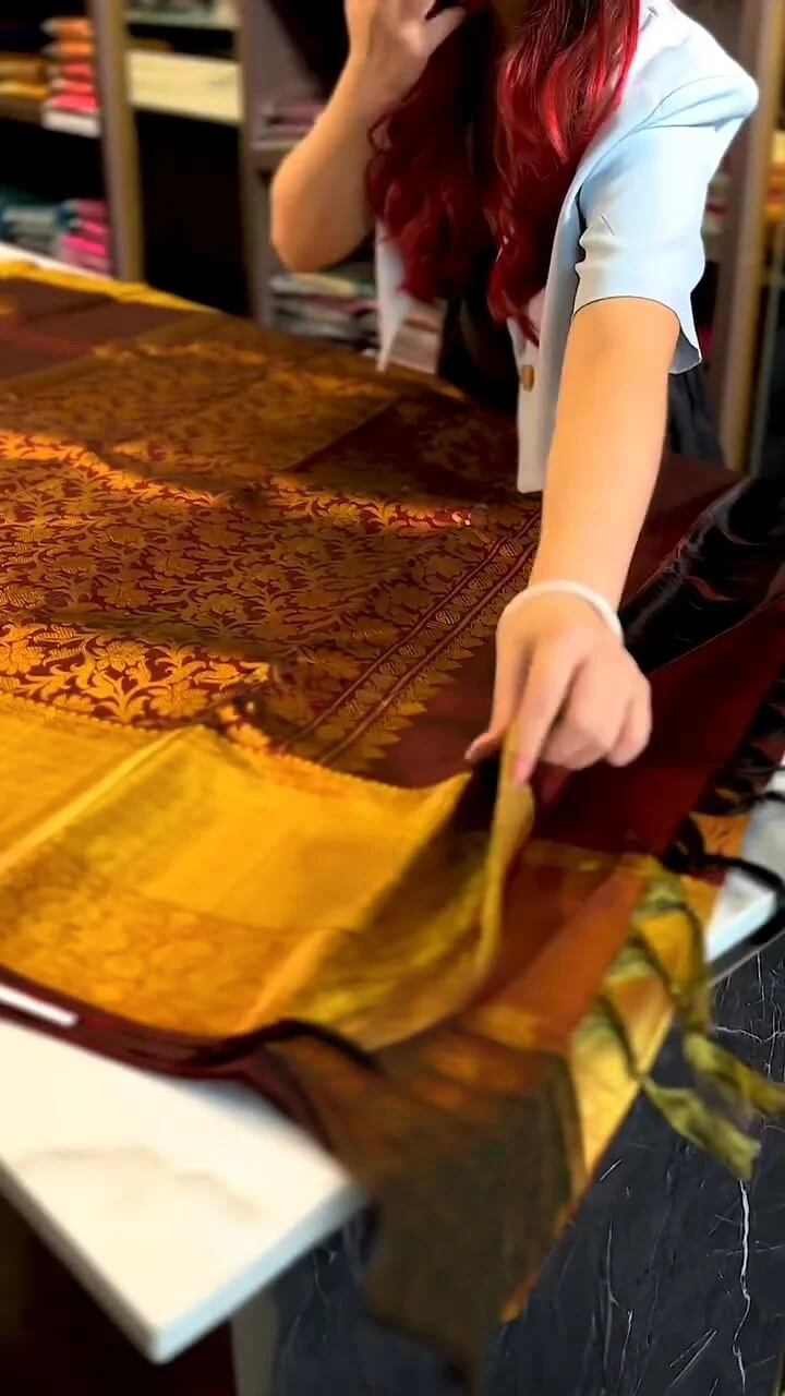 Moiety Maroon Soft Banarasi Silk Saree With Traditional Blouse Piece - Image 6