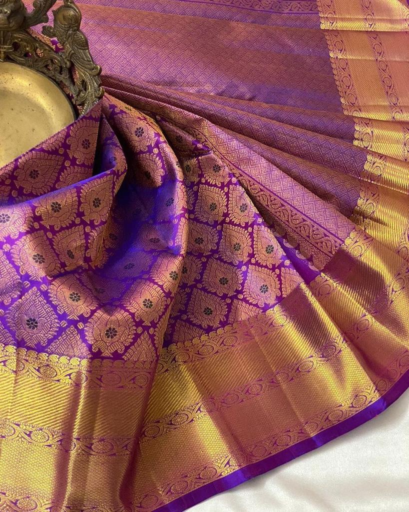 Moiety Purple Soft Silk Saree With Efflorescence Blouse Piece - Image 3