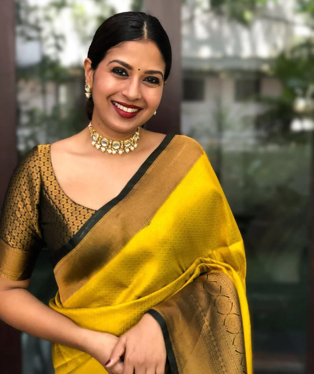 Moiety yellow Soft Banarasi Silk Saree With Panoply Blouse Piece - Image 2