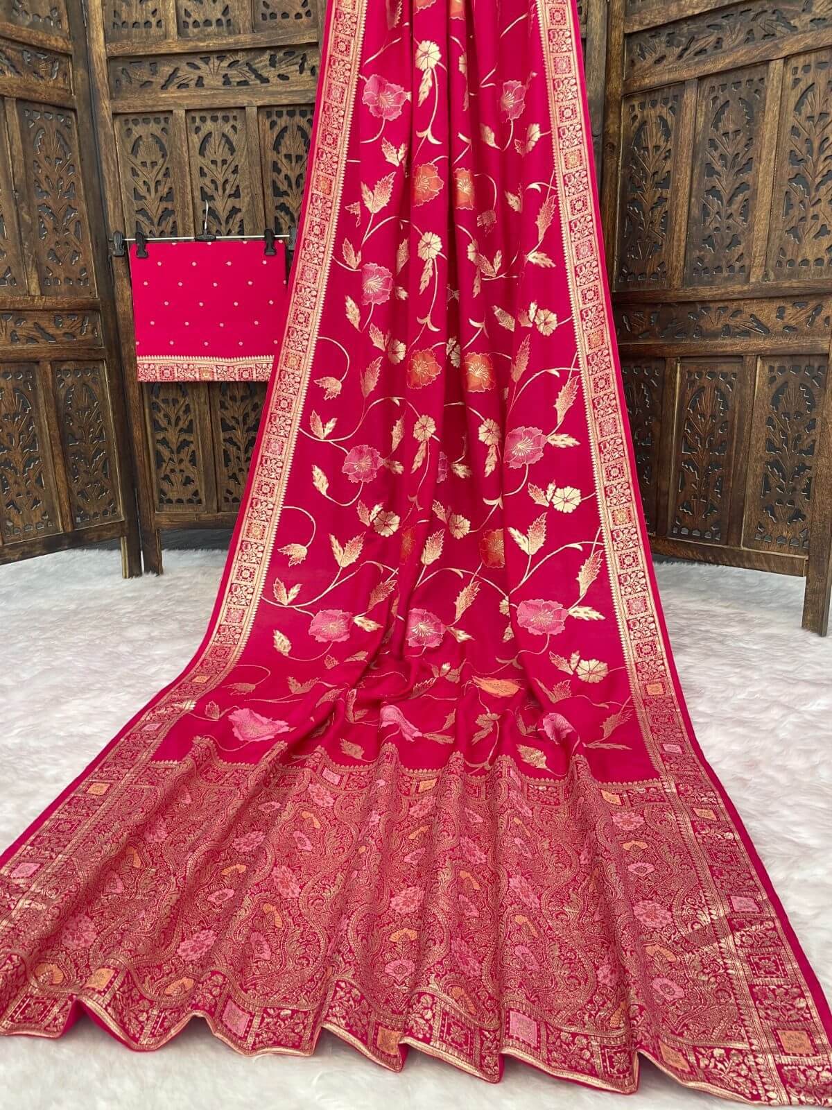 Most Flattering Dark Pink Banarasi Dola Silk Saree With Desultory Blouse Piece - Image 2