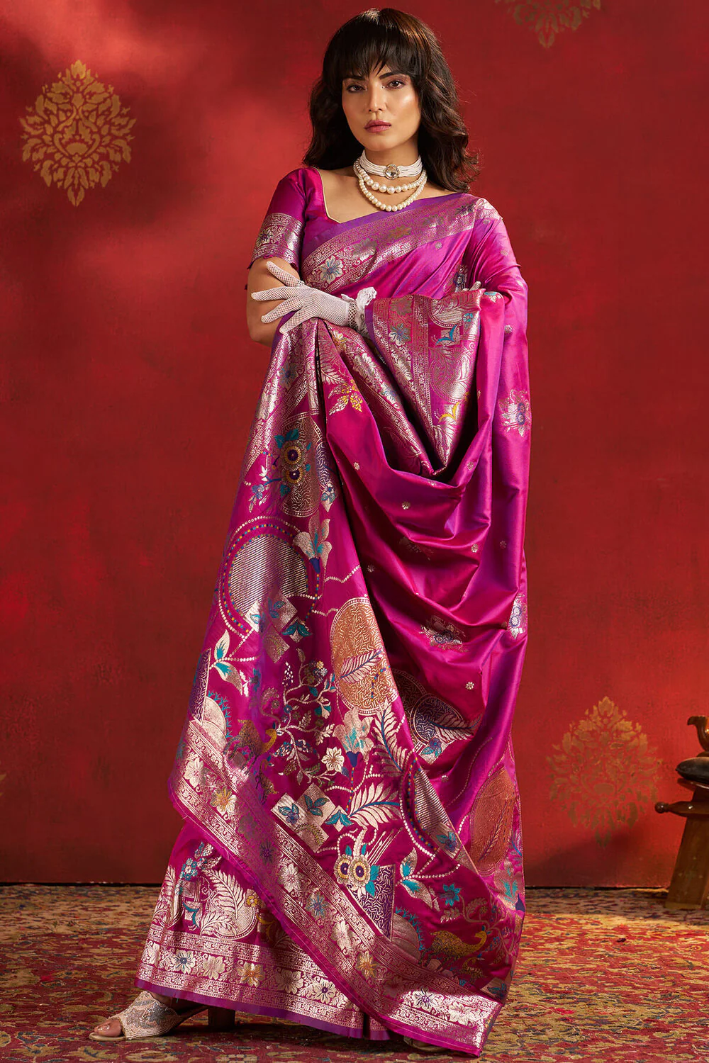 Most Stunning Magenta Pure Zari Weaving Banarasi Silk Saree With Outstanding Blouse Piece - Image 3