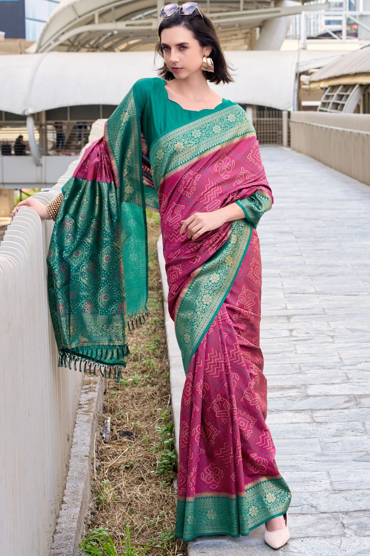 Nebula Dark Pink Soft Banarasi Silk Saree With Profuse Blouse Piece - Image 3