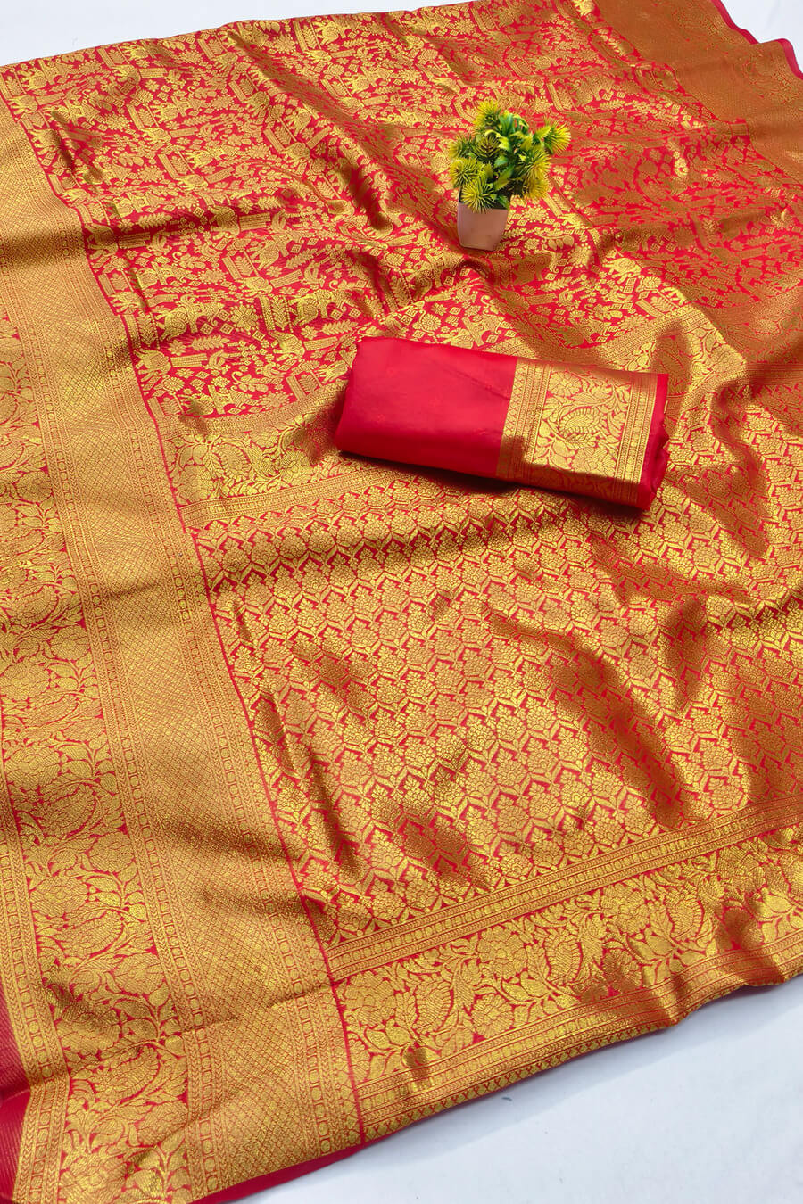 Nectarous Red Pure Zari Weaving Banarasi Silk Saree With Beautiful Blouse Piece - Image 2