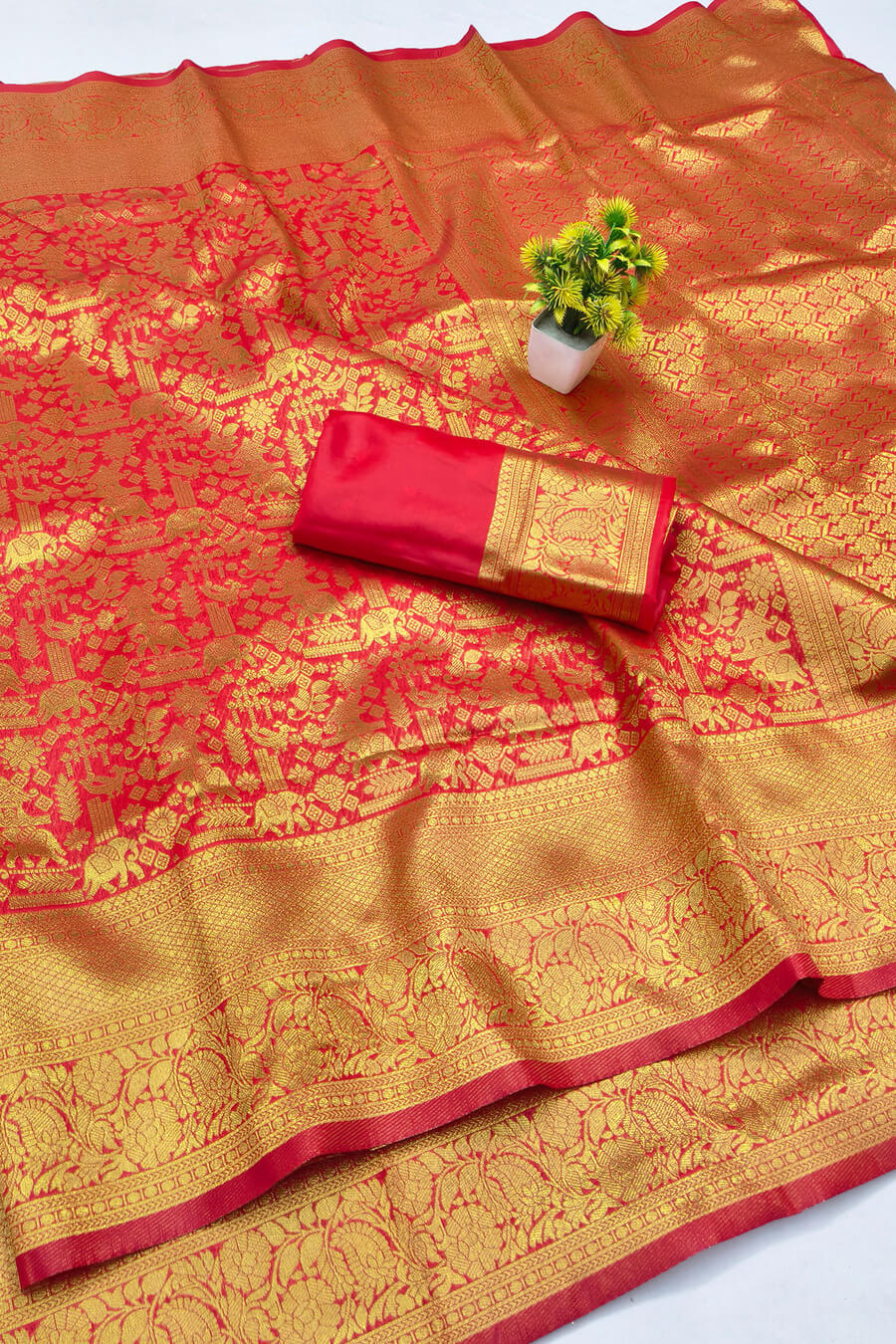 Nectarous Red Pure Zari Weaving Banarasi Silk Saree With Beautiful Blouse Piece - Image 4