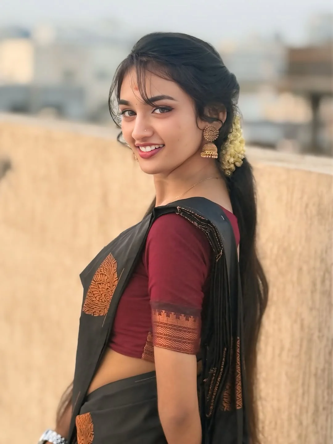 Nemesis Black Soft Silk Saree With Scrumptious Blouse Piece - Image 4