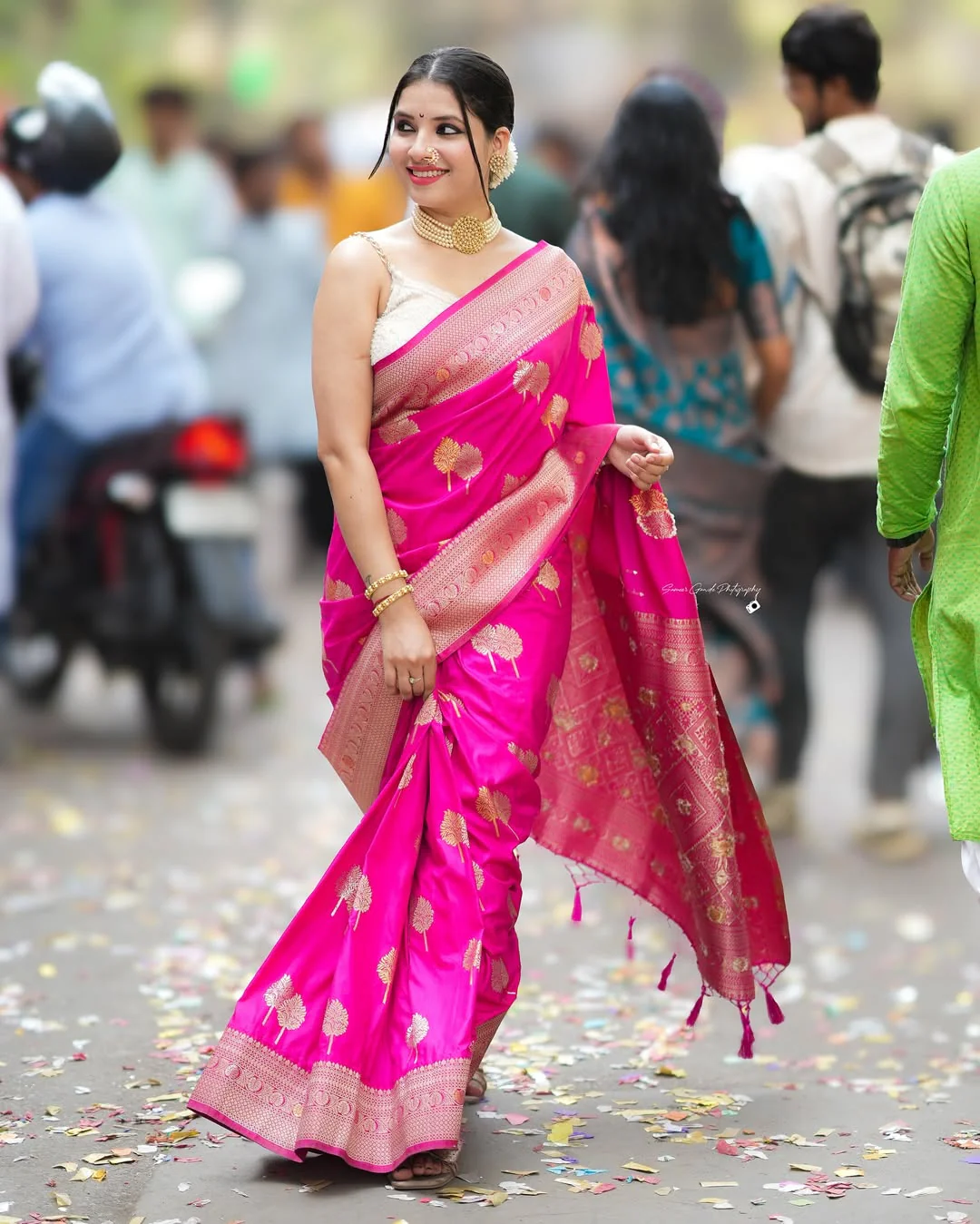 Nemesis Dark Pink Soft Silk Saree With Fugacious Blouse Piece - Image 3