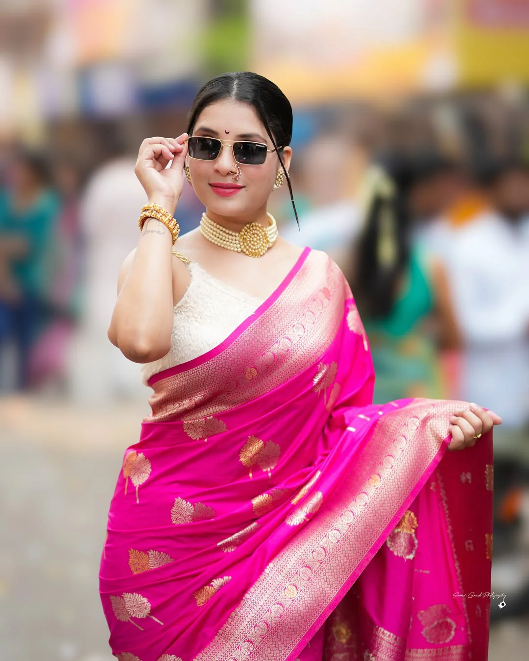 Nemesis Dark Pink Soft Silk Saree With Fugacious Blouse Piece - Image 4