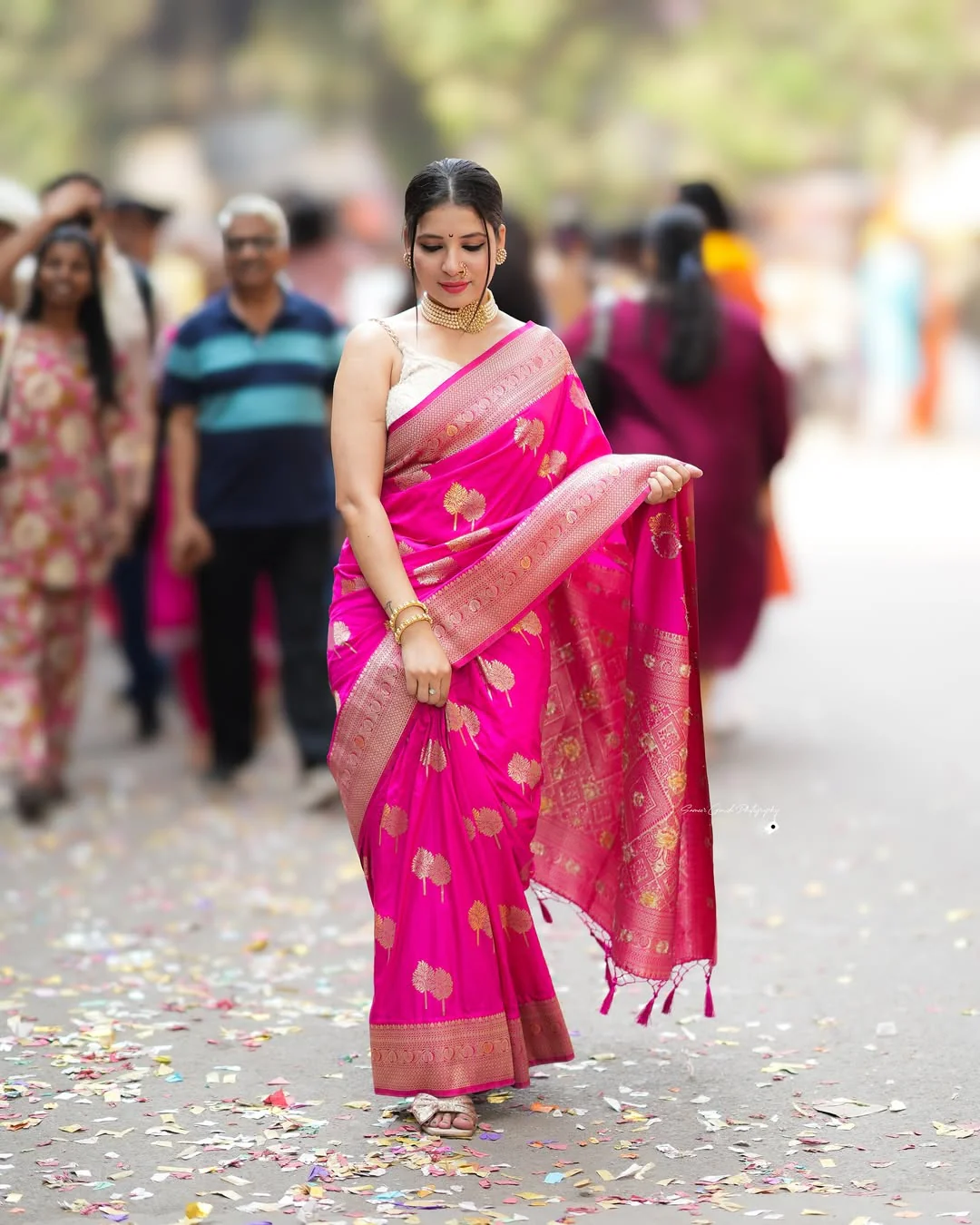Nemesis Dark Pink Soft Silk Saree With Fugacious Blouse Piece - Image 5