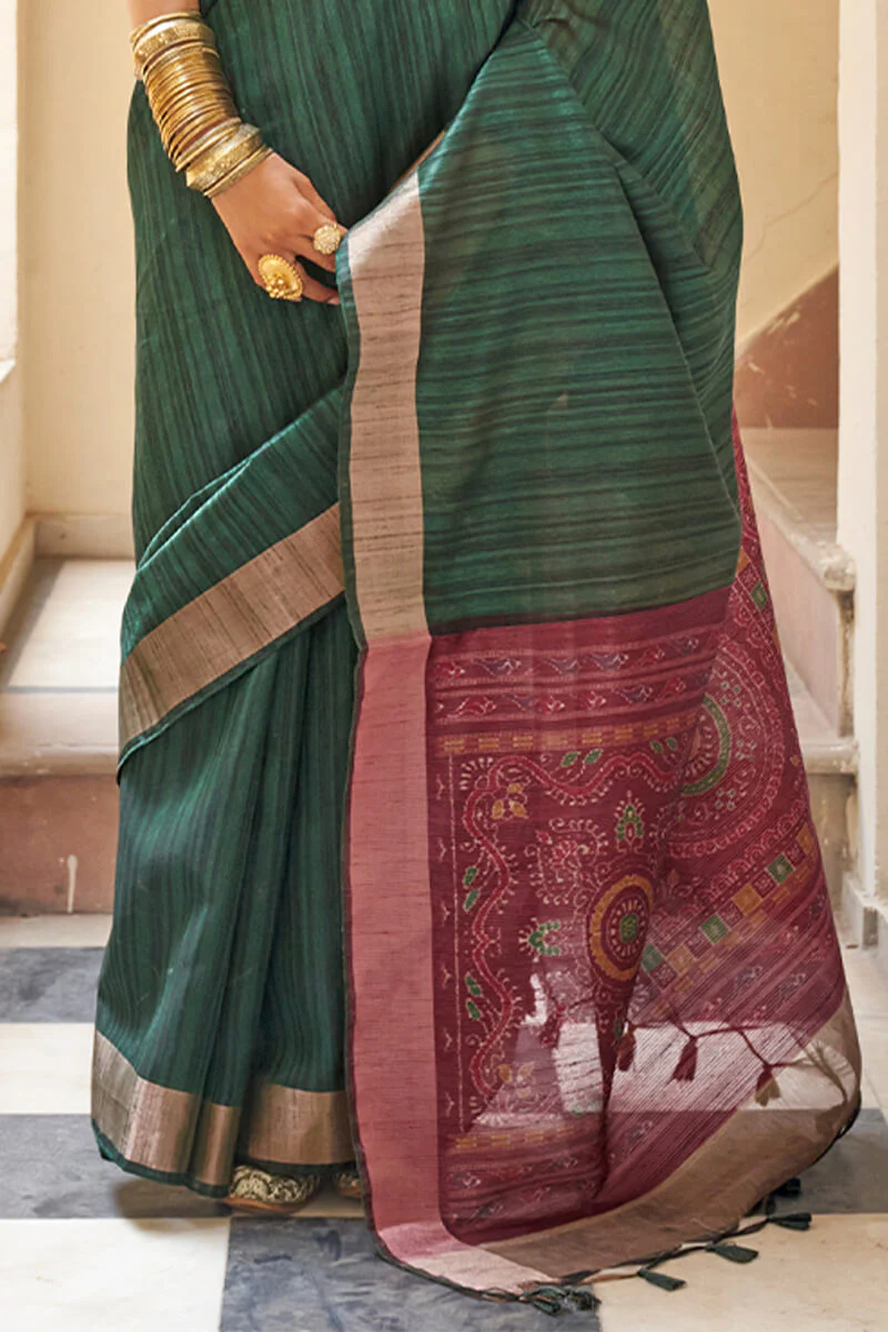 Opulent Dark Green Cotton Silk Saree With Enamoring Blouse Piece - Image 3