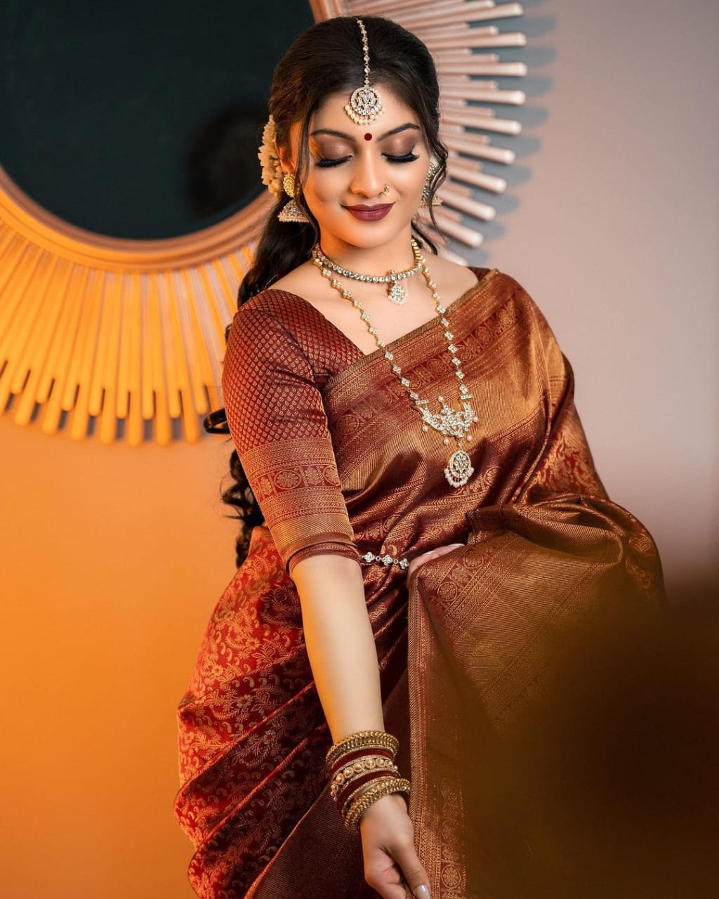 Opulent Wine Soft Silk Saree With Stunner Blouse Piece - Image 4