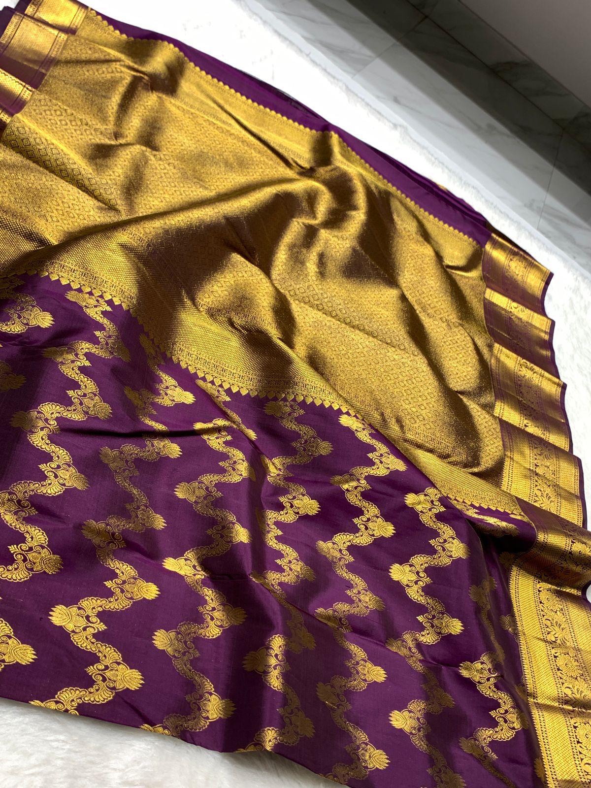 Ornate Purple Pure Zari Weaving Banarasi Silk Saree With Dissemble Blouse Piece - Image 4