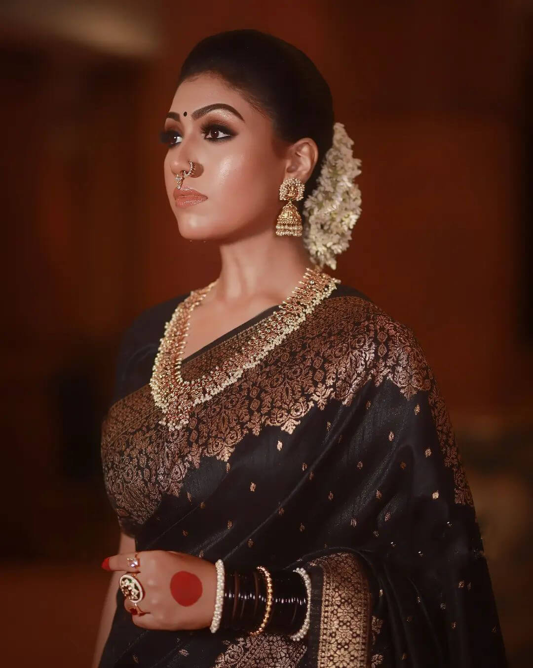 Outstanding Black Soft Banarasi Silk Saree With Angelic Blouse Piece - Image 3