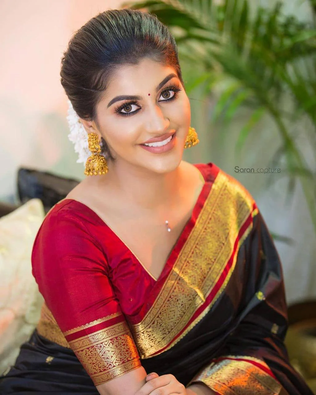 Outstanding Black Soft Banarasi Silk Saree With Lovely Blouse Piece - Image 3