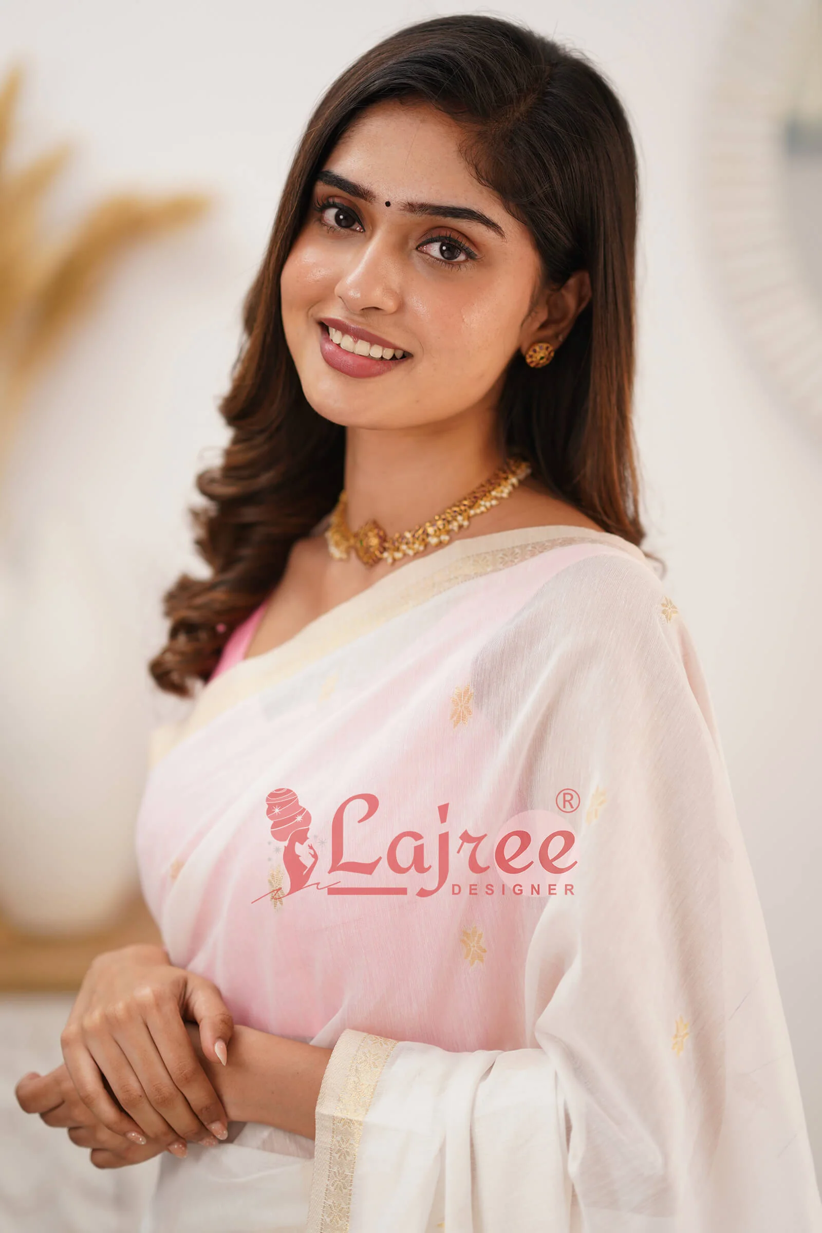 Outstanding White Cotton Silk Saree With Deserving Blouse Piece - Image 3