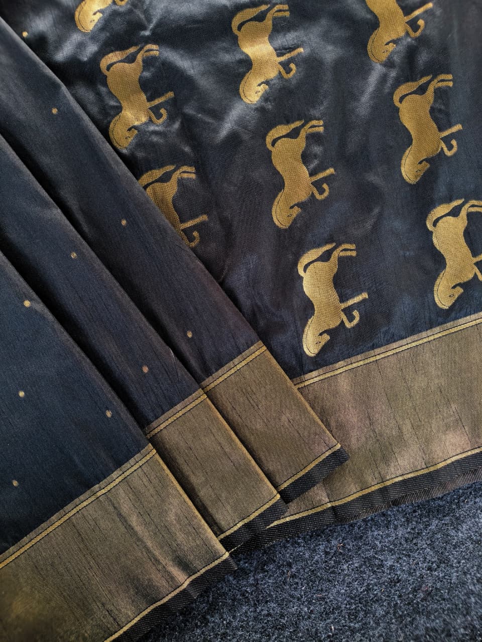 Panache Black Pure Zari Weaving Banarasi Silk Saree With Ravishing Blouse Piece - Image 3