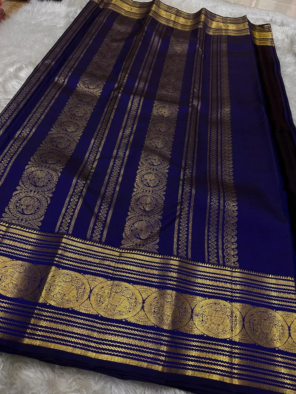 Petrichor Navy Blue Soft Banarasi Silk Saree With Eclat Blouse Piece - Image 3