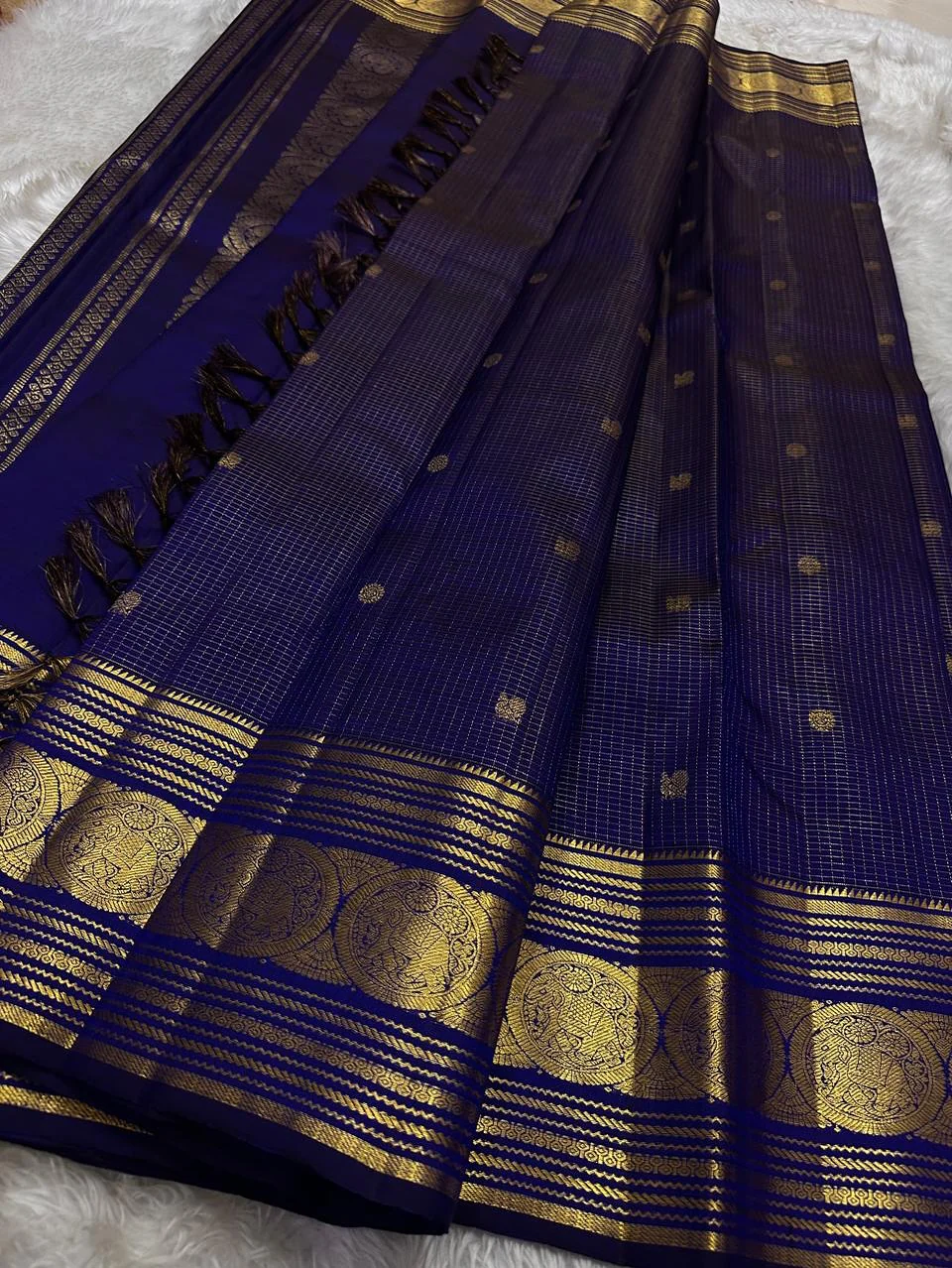 Petrichor Navy Blue Soft Banarasi Silk Saree With Eclat Blouse Piece - Image 4