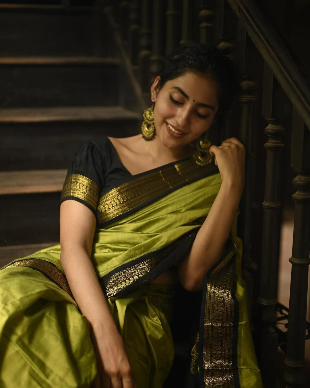 Phenomenal Mehndi Soft Banarasi Silk Saree With Beauteous Blouse Piece - Image 5
