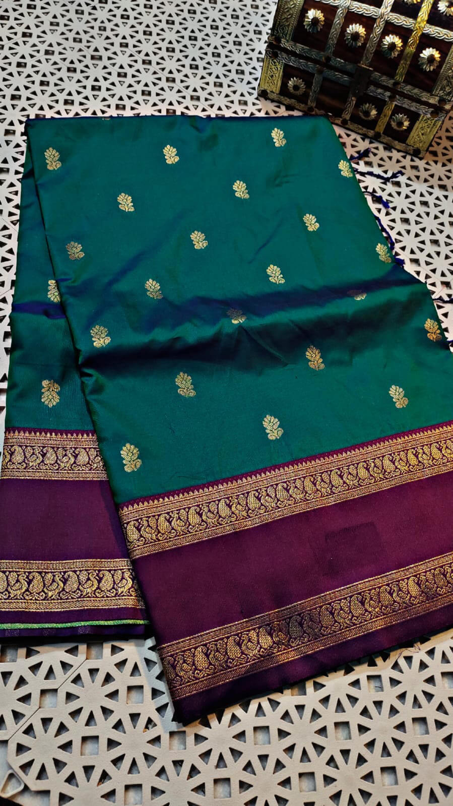 Phenomenal Rama Soft Banarasi Kathpadar Silk Saree With Opulent Blouse Piece - Image 3