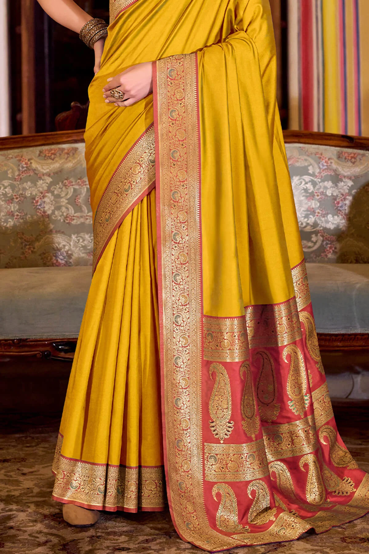 Phenomenal Yellow Soft Banarasi Silk Saree With Designer Blouse Piece - Image 3