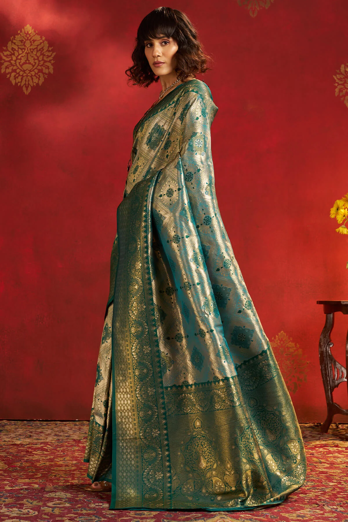 Pleasant Green Kanjivaram Silk Saree With Incredible Blouse Piece - Image 3