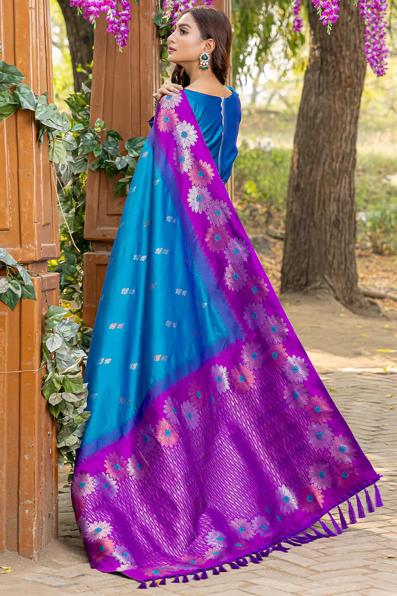 Pleasurable Blue Soft Banarasi Silk Saree With Imaginative Blouse Piece - Image 3
