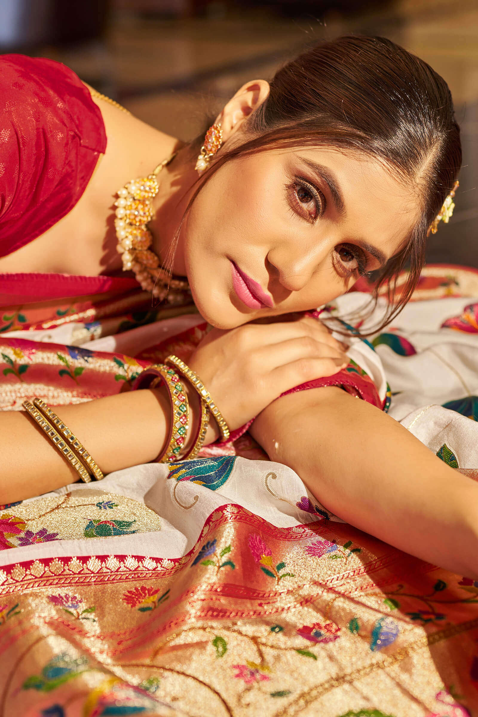 Pleasurable Off White Paithani Silk Saree With Flamboyant Blouse Piece - Image 4
