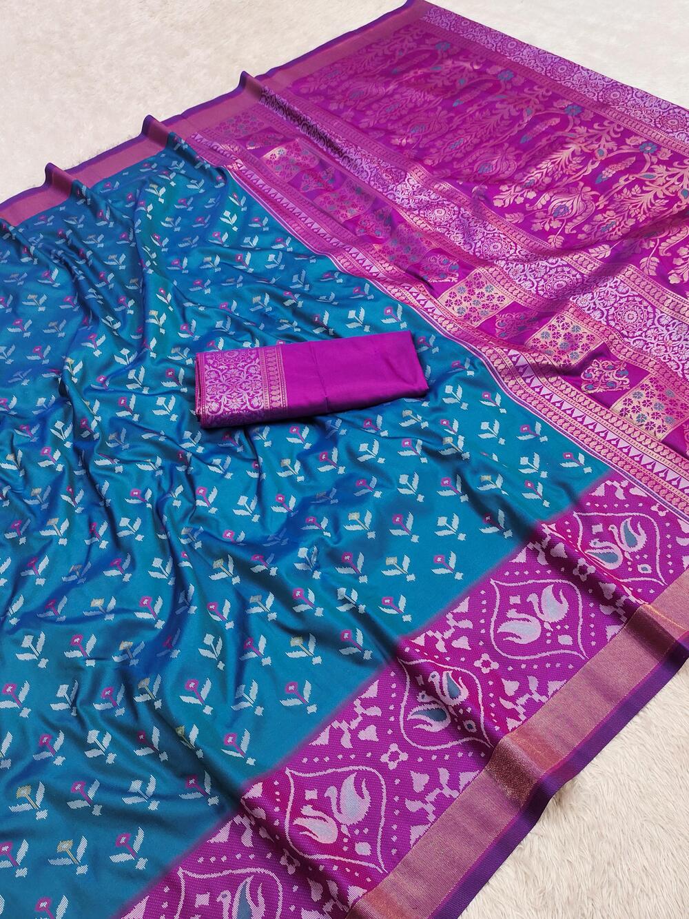 Posh Blue Pure Zari Weaving Banarasi Silk Saree With Inspiring Blouse Piece