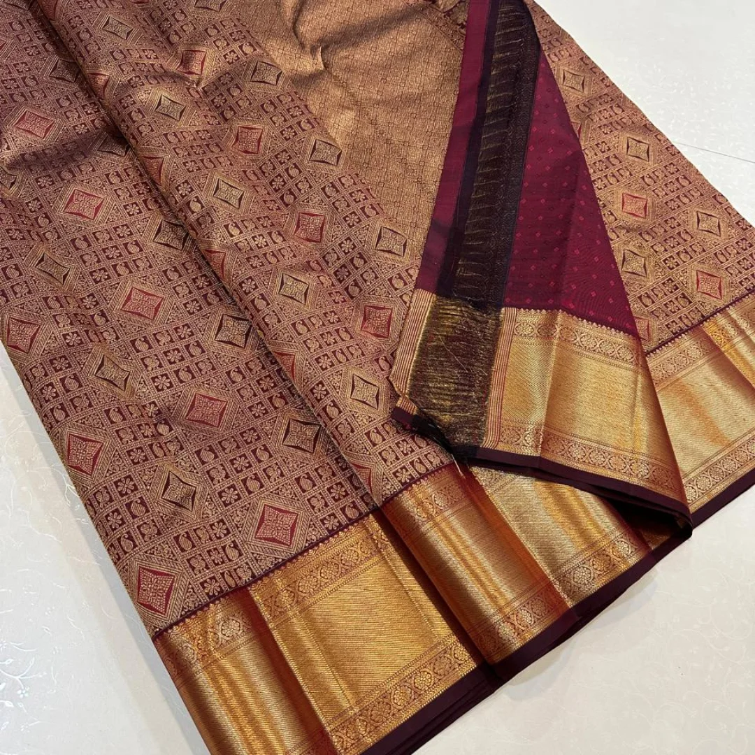Posh Maroon Pure Zari Weaving Banarasi Silk Saree With Serendipity Blouse Piece - Image 3