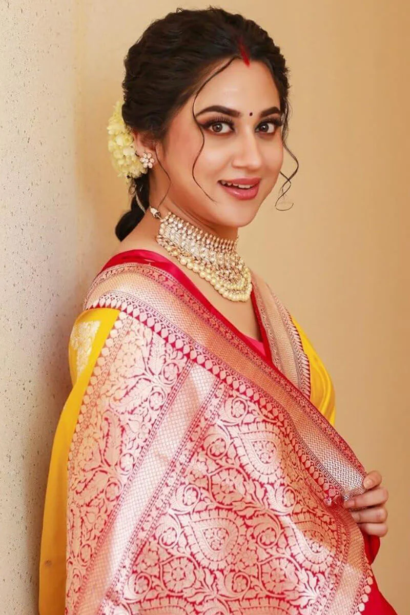 Posh Yellow Soft Silk Saree With Epiphany Blouse Piece - Image 5