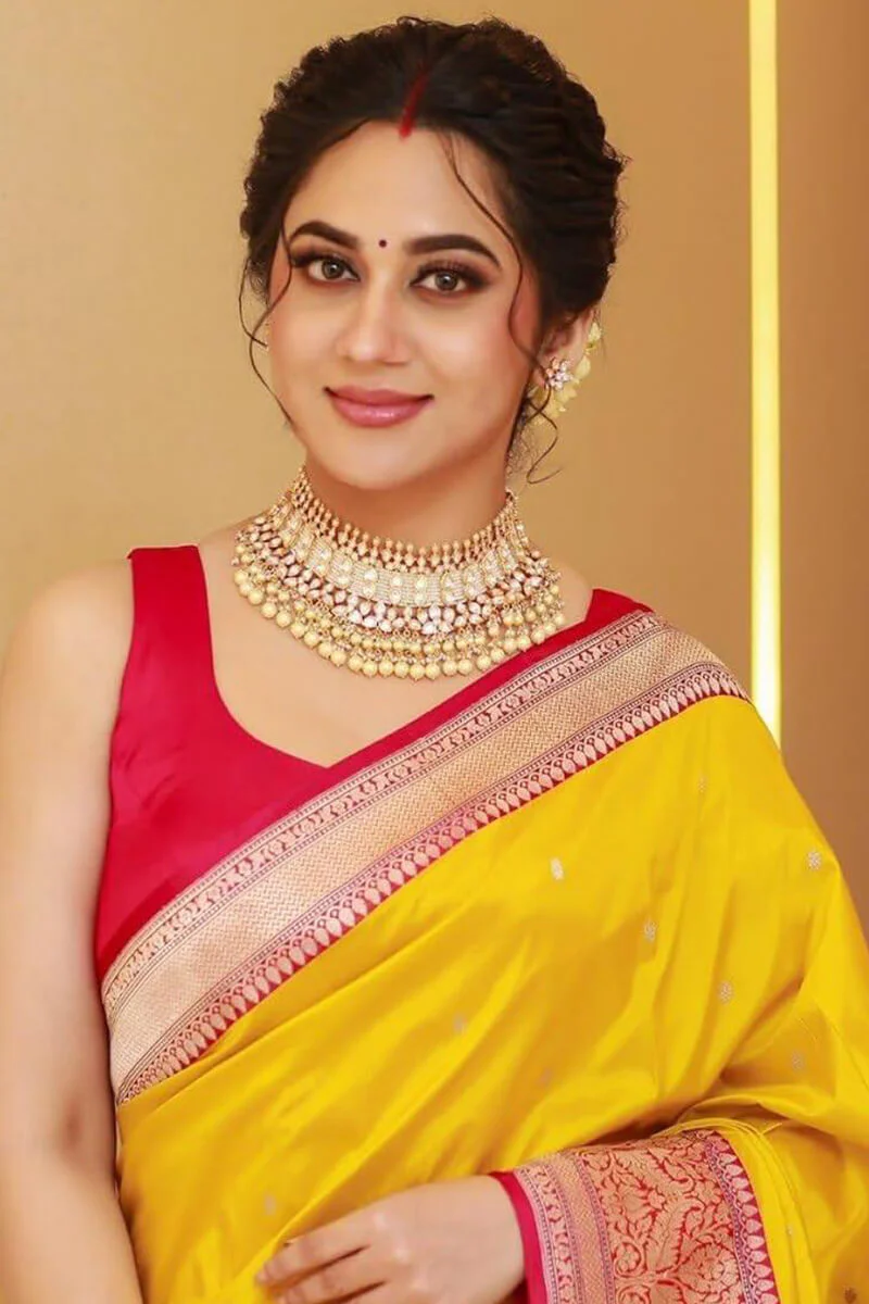Posh Yellow Soft Silk Saree With Epiphany Blouse Piece - Image 6