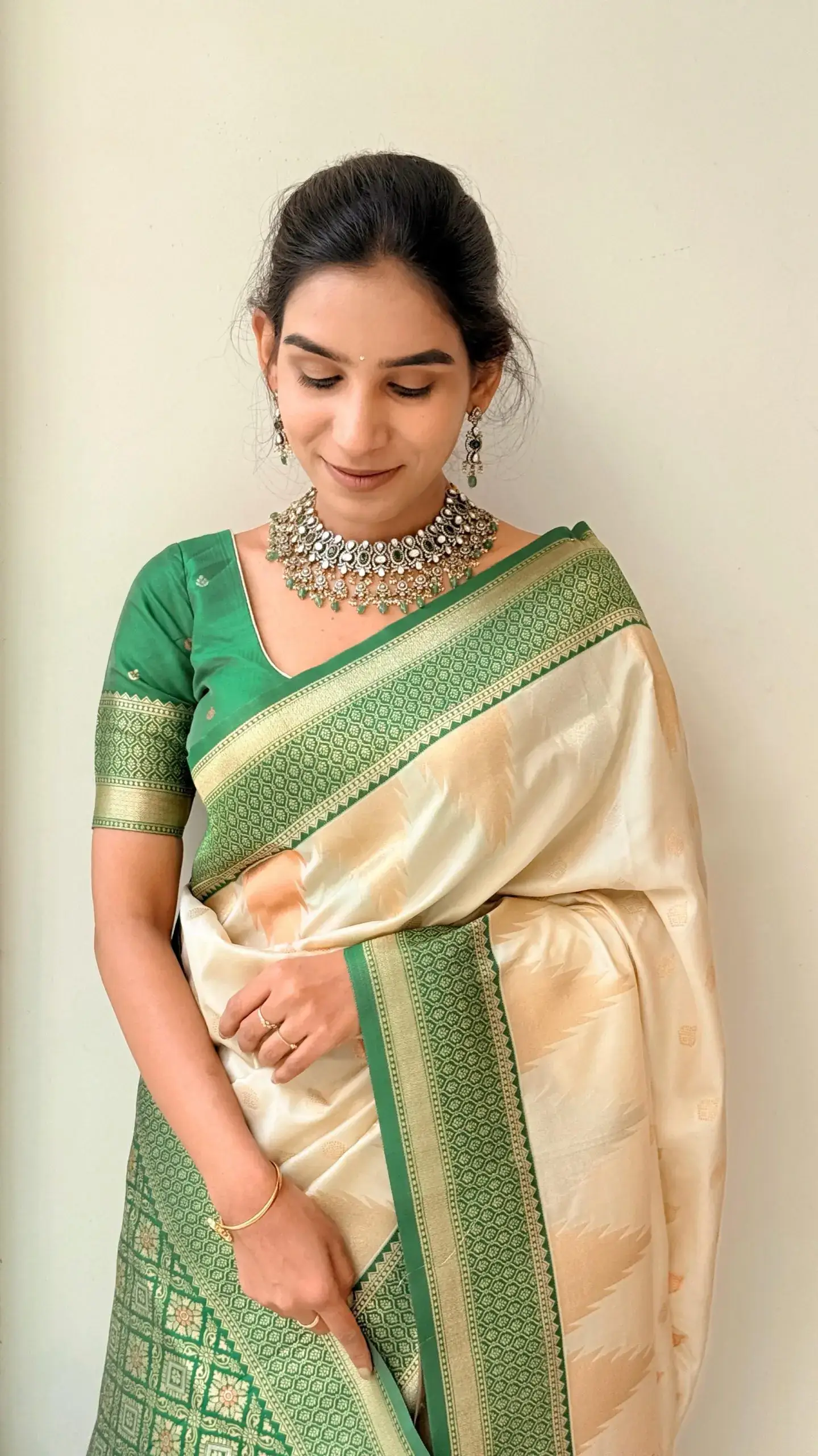 Precious Beige Soft Silk Saree With Stylish Blouse Piece - Image 2