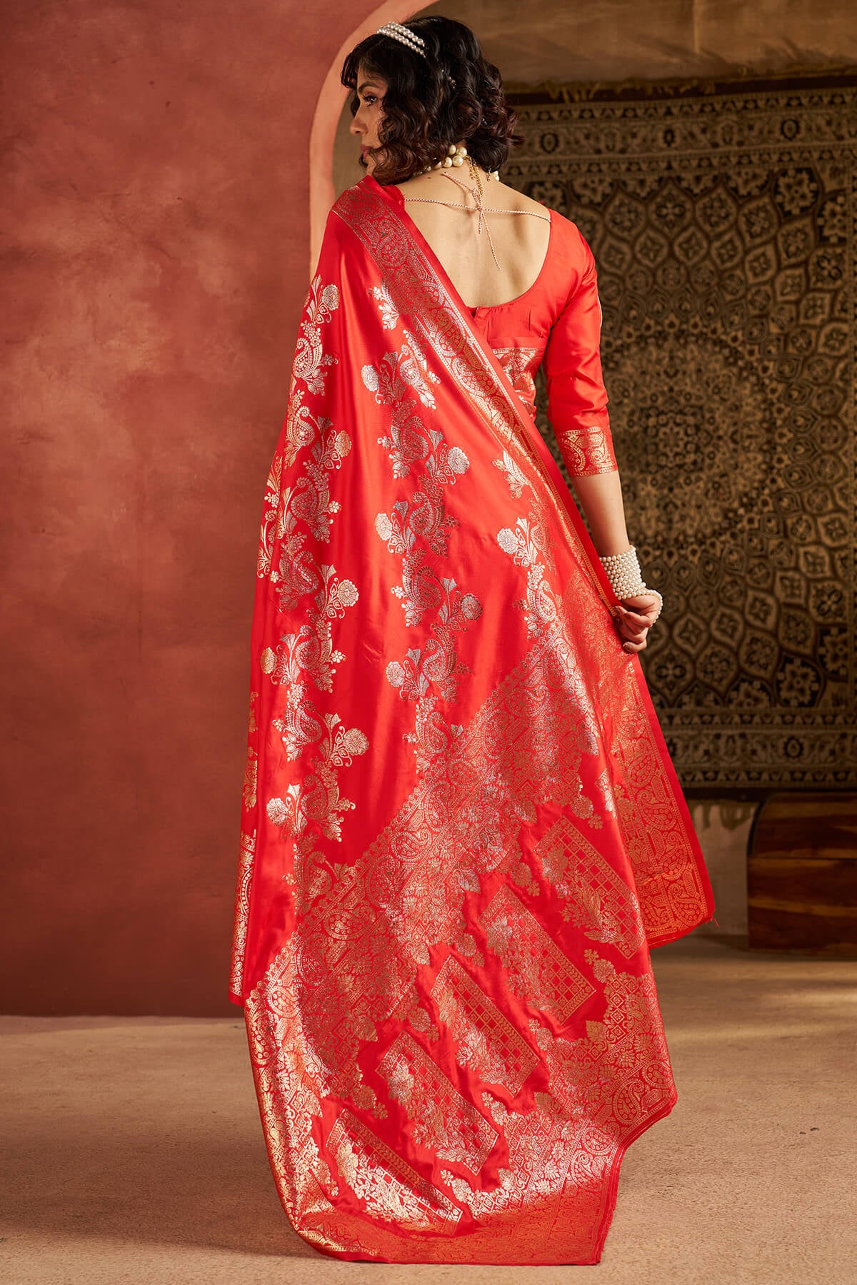 Precious Red Pure Zari Weaving Banarasi Silk Saree With Designer Blouse Piece - Image 6