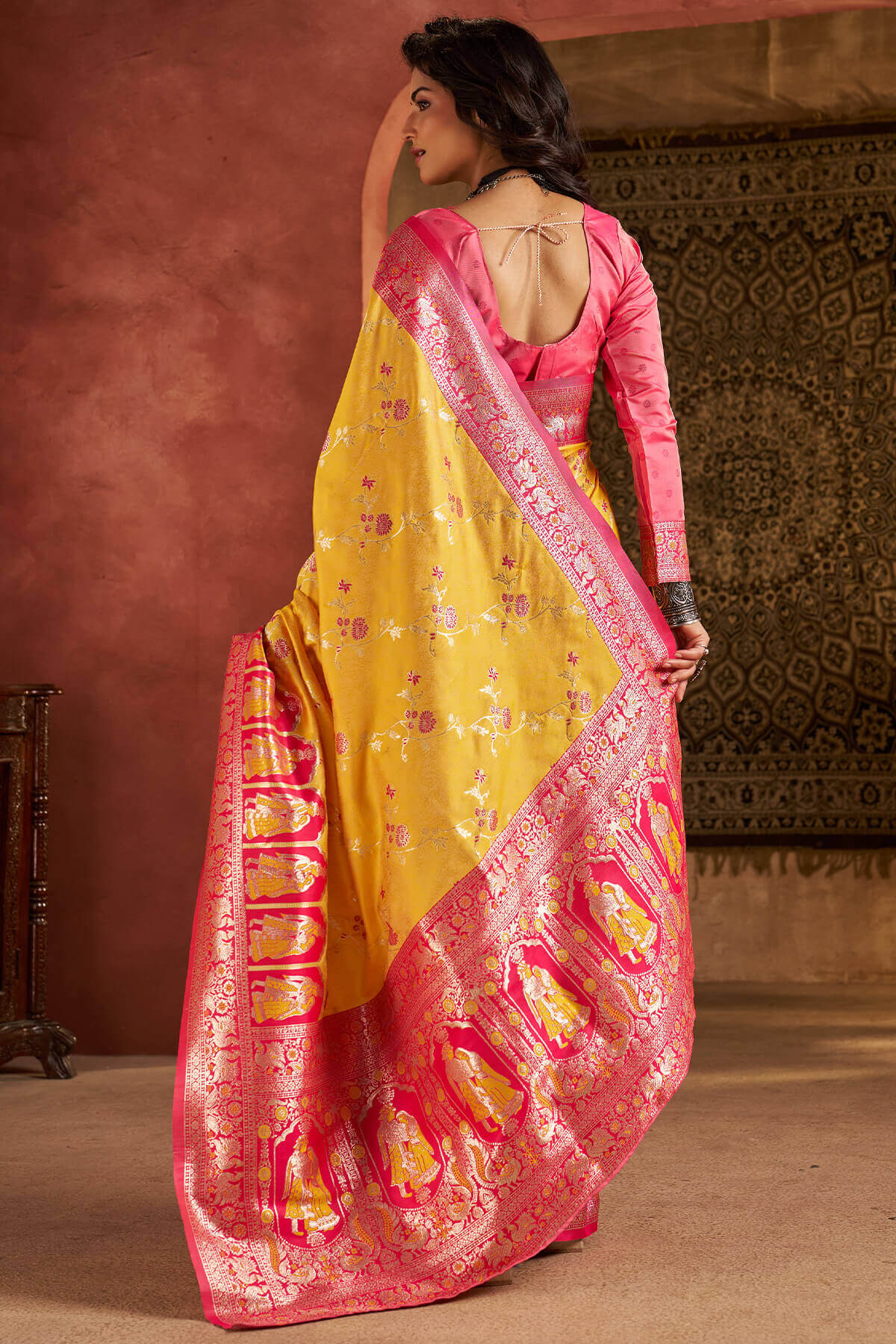 Prettiest Yellow Pure Zari Weaving Banarasi Silk Saree With Fairytale Blouse Piece - Image 6