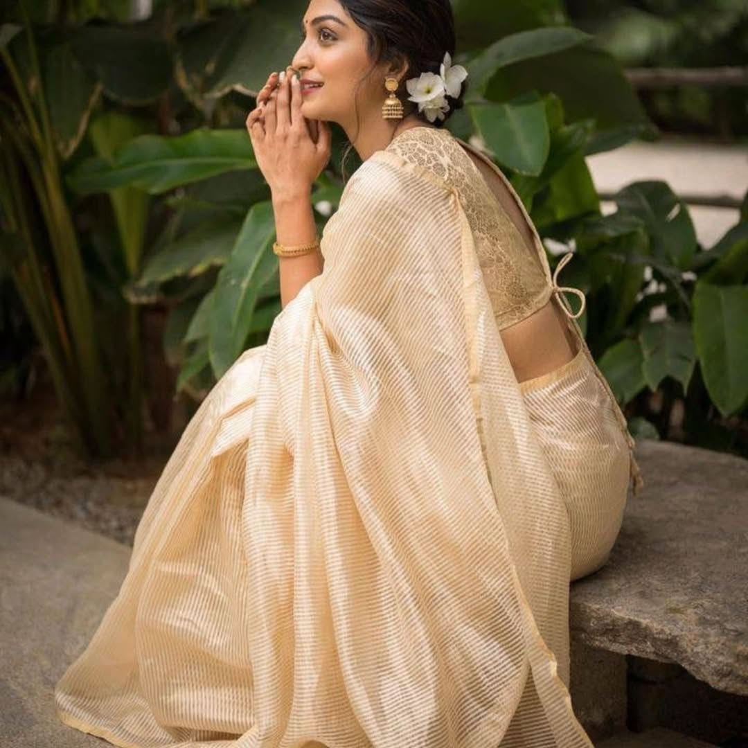 Pretty Beige Soft Silk Saree With Surpassing Blouse Piece - Image 3