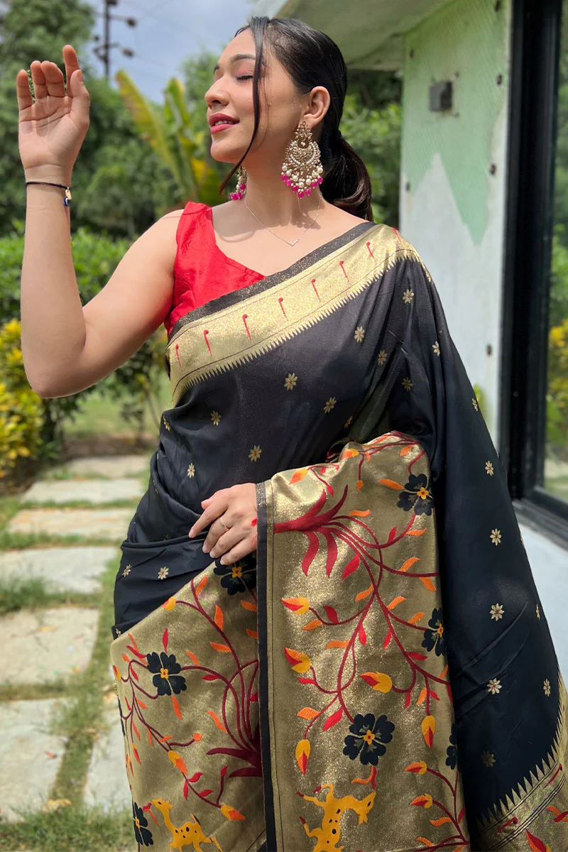 Pretty Black Paithani Silk Saree With Sizzling Blouse Piece - Image 2
