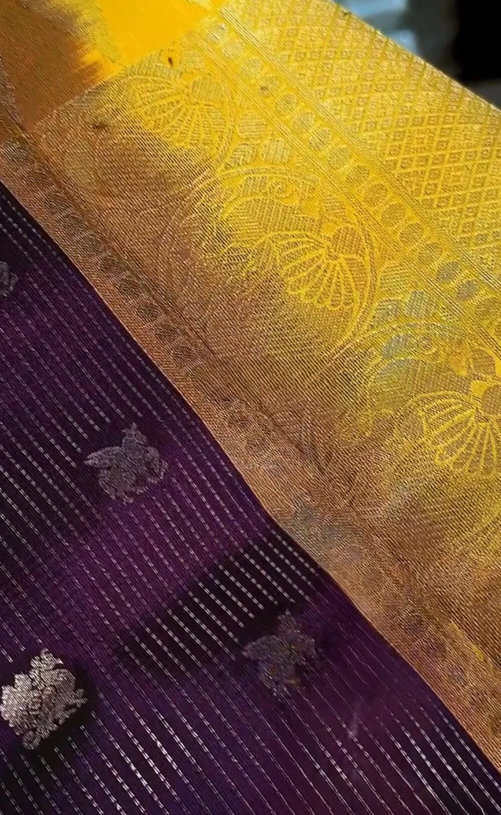 Pretty Purple Pure Zari Weaving Banarasi Silk Saree With Captivating Blouse Piece - Image 6