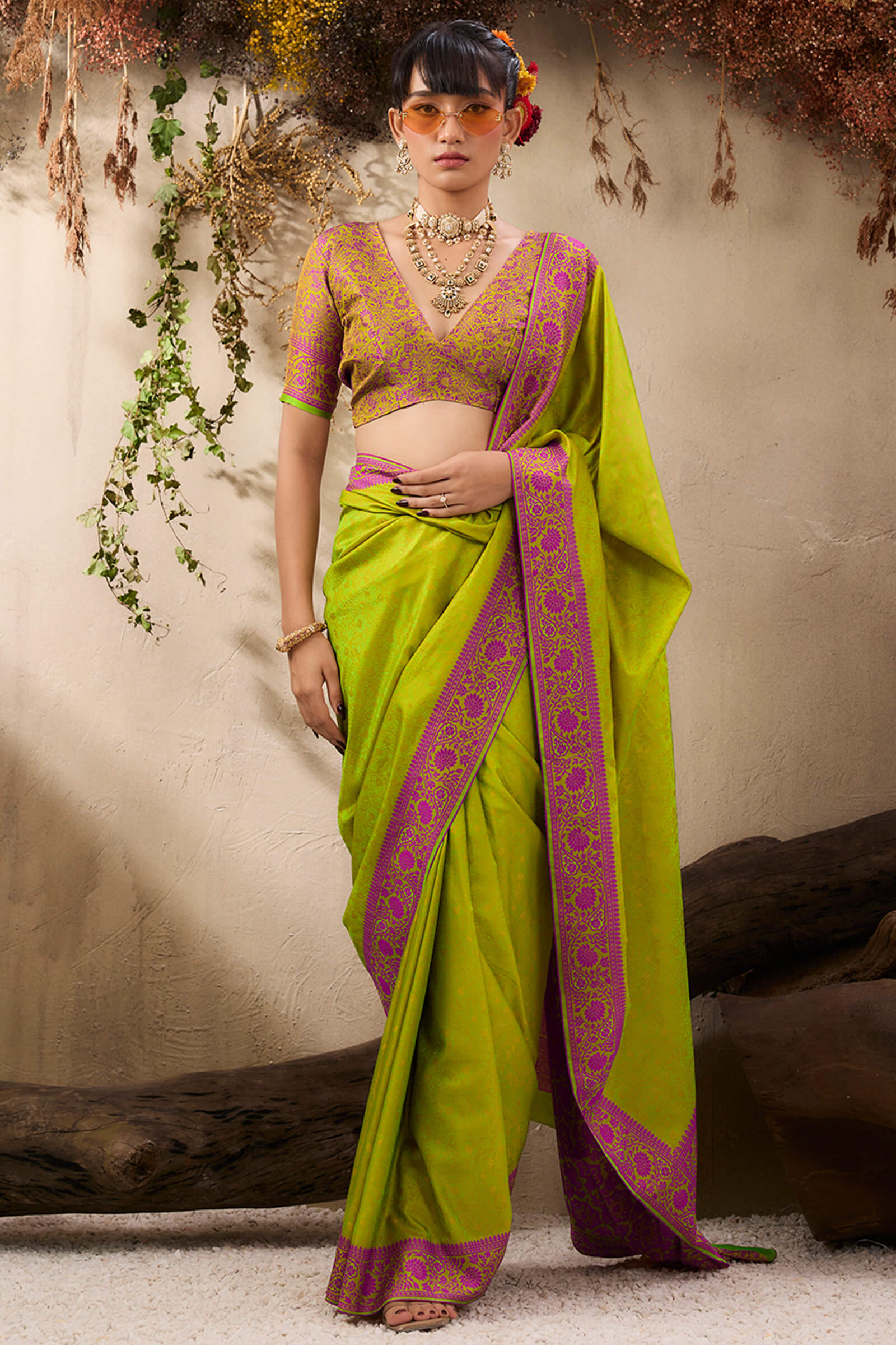 Prodigal Green Kanjivaram Silk Saree With Surpassing Blouse Piece - Image 5