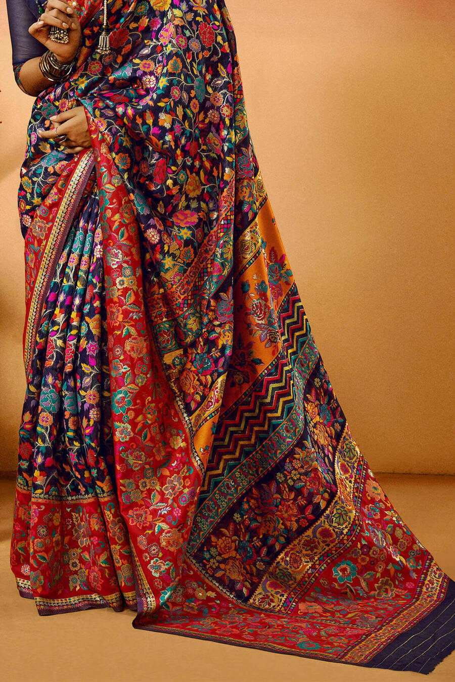 Prodigal Navy Blue Pashmina Saree With Magnificat Blouse Piece - Image 4