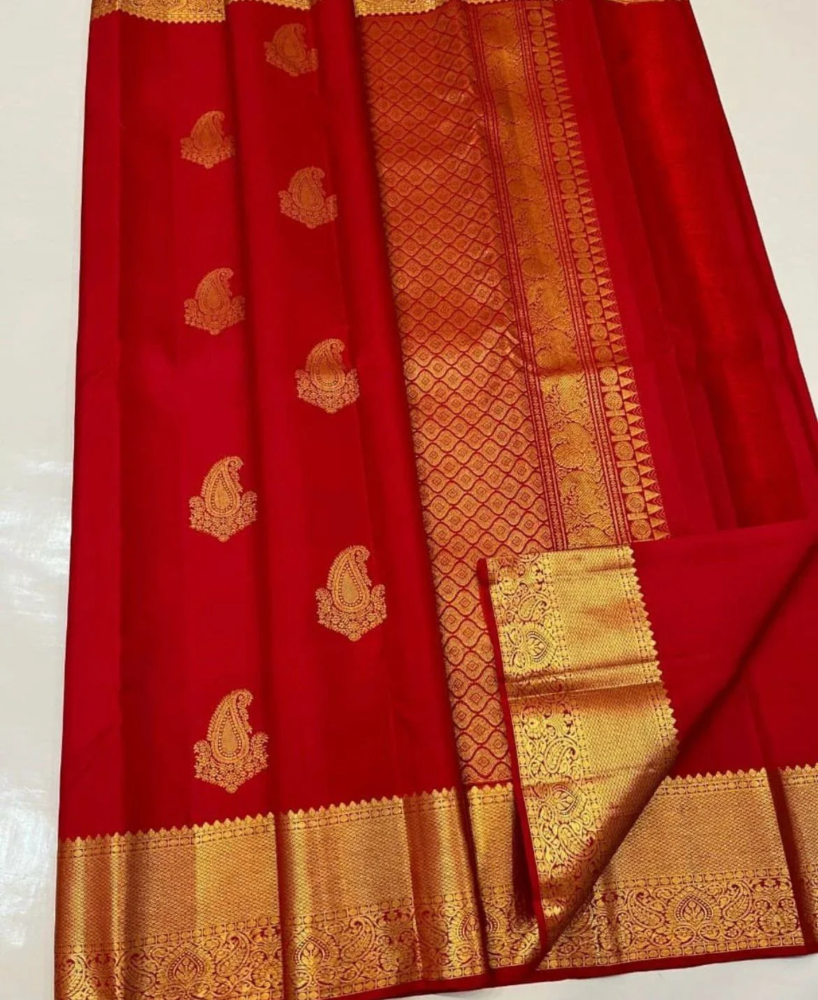 Prodigal Red Soft Silk Saree With Ornate Blouse Piece - Image 2